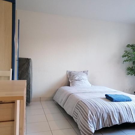 Studio De Charme, 30' Paris, 5' Evry, 10' Orly Ris-Orangis Luaran gambar
