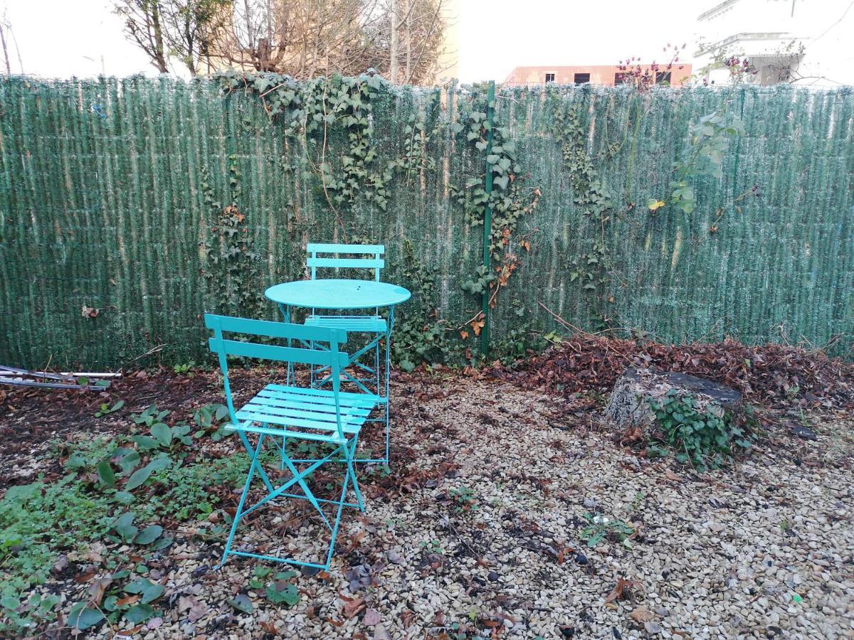 Studio De Charme, 30' Paris, 5' Evry, 10' Orly Ris-Orangis Luaran gambar